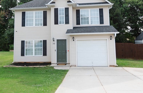 Boiling Springs Casa | Stylish and Comfy 3 bedroom home!
