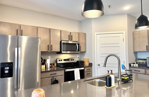 Fargo Apartamento | Stylish and cozy 1-bedroom with all essential amenities in awesome Fargo!