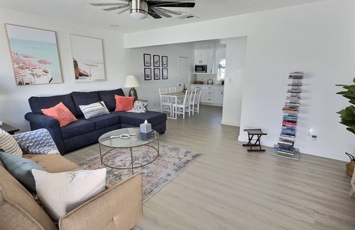 San Gabriel Casa | Stylish and cozy 3B/3B Home in the Heart of San Gabriel!!