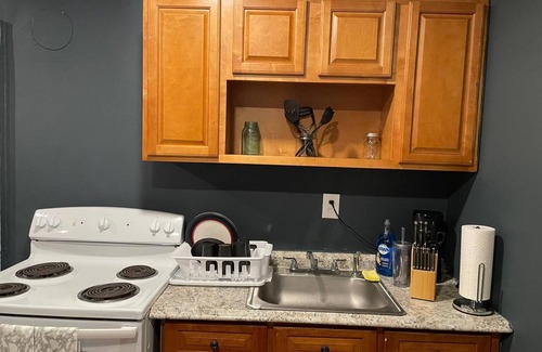 Meriden Apartamento | Stylish and cozy home away from home. Located in Central meriden