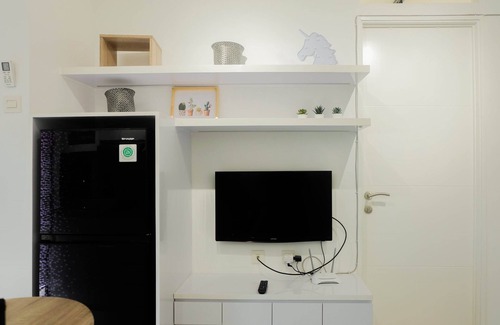 Jatinegara Apartamento | Stylish and Modern 2BR Bassura City Apartment