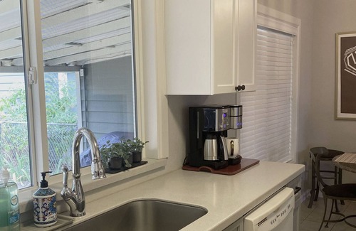 Gladstone Casa | Stylish and Modern craftsman bungalow home