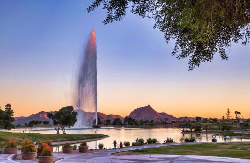 Fountain Hills Apartamento | Stylish and Prestigious - 2 Bed 2 Bath On The Avenue