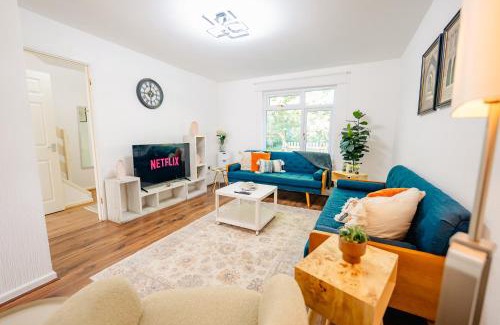 Pentwyn Casa | Stylish And Spacious 3 Bed Semi Home