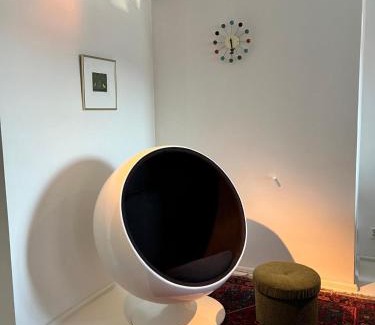 Kallio Apartamento | Stylish and spacious 85m2 Hakaniemi Apartment with Market Hall View Next to Metro