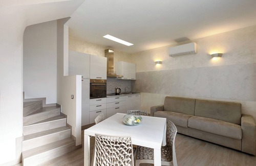 Lonato del Garda Apartamento | Elegante apartamento con terraza "Lm House - Bilocale Orchidea"