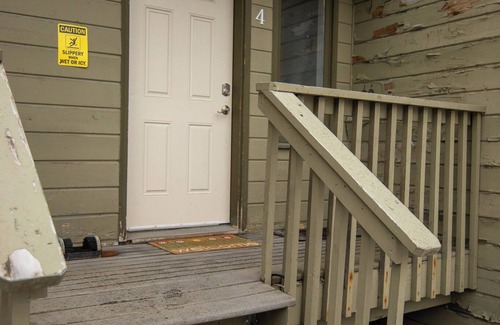 North Star Apartamento | Stylish Apartment on the Chester Creek Trail