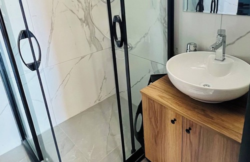 Tece Mahallesi Apartamento | Stylish apartment with full kitchen- 6 minutes walk to beach !