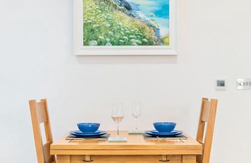 Weybridge Apartamento | Stylish apartment with parking Pass the Keys