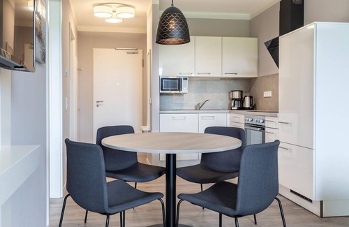 Alt-Travemunde/Ronnau Apartamento | Stylish apartment with loggia, right next to the park and only 300 meters to the Baltic Sea -