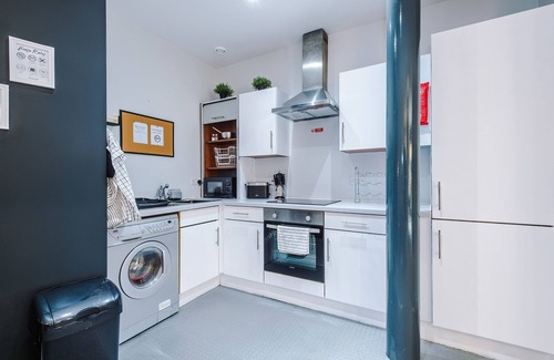 Baltic Triangle Apartamento | Stylish Apt, Pool Table, Sleep 6, Central Location