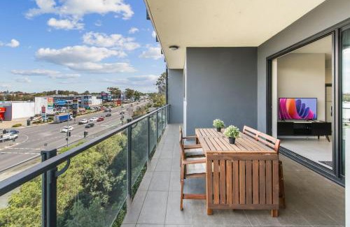 Macgregor Apartamento | Stylish Apt with Balcony Easy Access to Everywhere