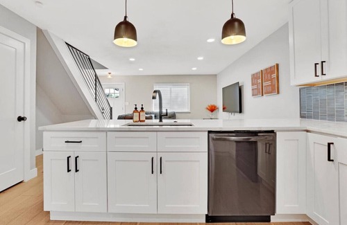 Scenic Heights Casa | Stylish Arvada Duplex | 10 Min to Olde Town & Denver