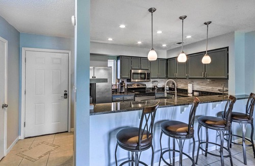 Mary Esther Casa | Stylish Bayfront Townhome < 10 Mi to Beach!