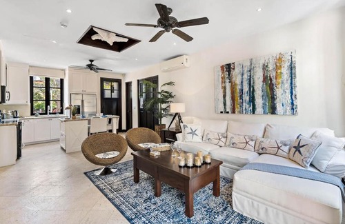 Las Catalinas Casa | Stylish Beach-Themed Condo with Two Bedrooms and Lovely Ocean Views