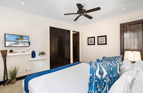 Las Catalinas Casa | Stylish Beach-Themed Condo with Two Bedrooms and Lovely Ocean Views