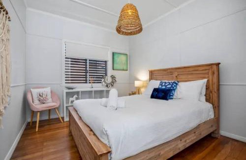 Moffat Beach Apartamento | Stylish Beachouse 200m to Trendy Moffat Beach