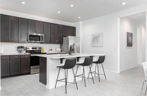 Casa Grande Casa | *Stylish & Bright* King Queen Beds*Backyard*Garage