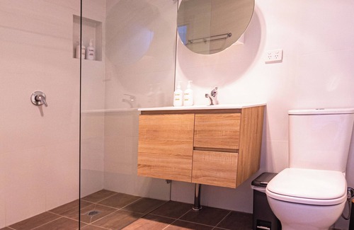 Leura Cabina | Stylish cabin for two in Leura, Blue Mountains NSW