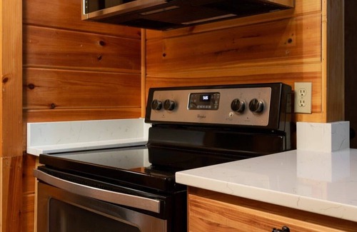 Gatlinburg - Pigeon Forge Cabina | Stylish Cabin Near Pigeon Forge