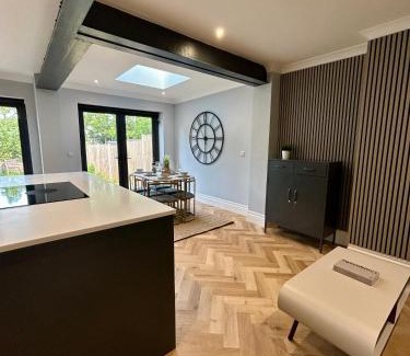 Norwich Casa | Stylish Central Norwich Stay Sleeps 6 Free Parking
