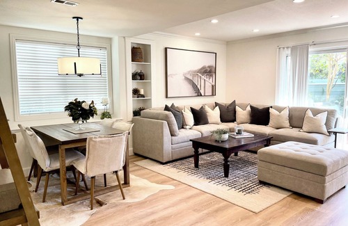 Goleta Casa | Stylish Charming Townhome in serene Goleta - Sleeps 6 - UCSB, Walk to Beach
