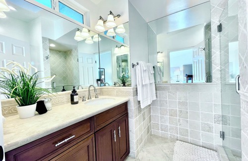 Goleta Casa | Stylish Charming Townhome in serene Goleta - Sleeps 6 - UCSB, Walk to Beach