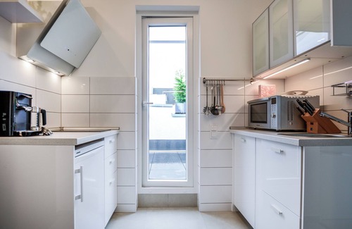 Niehl Apartamento | Stylish & chic, 2 room terrace apartment, 4 persons, subway 2 minutes walk