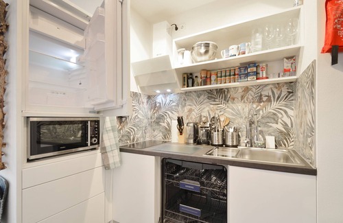 Schwabing-Freimann Apartamento | Stylish city apartment for up to 8 people, 5 minutes walk to the subway.