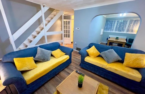 Norwich Apartamento | Stylish City Living Apartment with Balcony