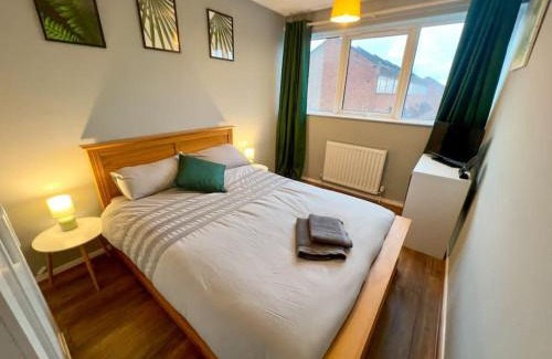 Norwich Apartamento | Stylish City Living Apartment with Balcony