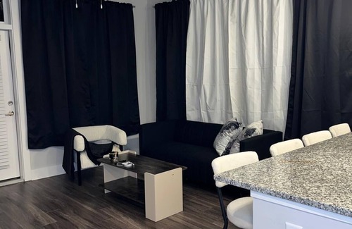 Atlanta Condominio | Stylish City Stay – 2BR Condo in the Heart of Atlanta