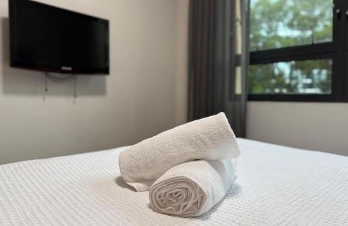 Parramatta Apartamento | Stylish City Stay in Parramatta Pool , Parking