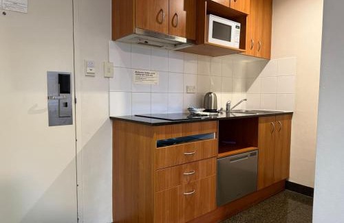 Parramatta Apartamento | Stylish City Stay in Parramatta Pool , Parking