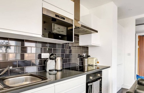 Collier's Wood Apartamento | Stylish City Views Near Station