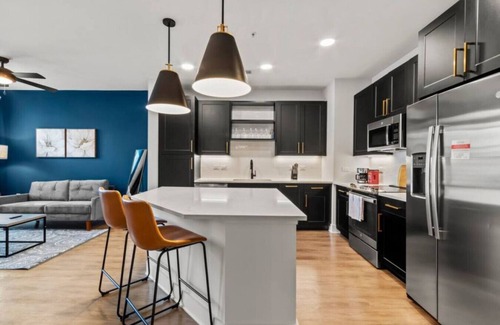 North Hyde Park Apartamento | Stylish & Clean Oasis | City Center | Pool & Gym
