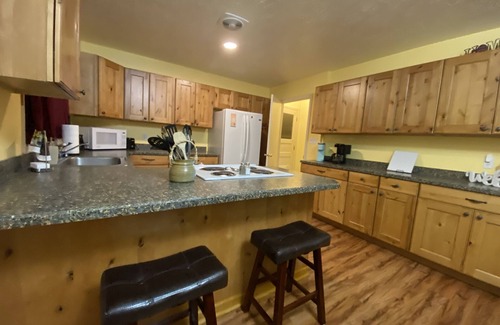 Great Falls Casa | Stylish Comfort in the Heart of the City"