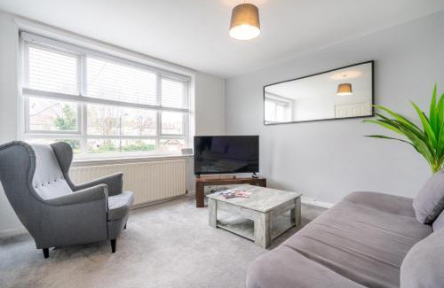 Sheffield Casa | Stylish & Comfortable 3BR Spacious Home with Parking