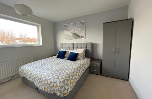 Sheffield Casa | Stylish & Comfortable 3BR Spacious Home with Parking