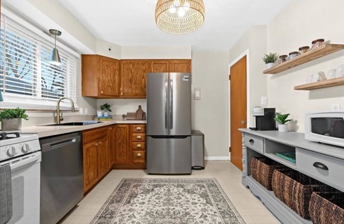 Plymouth Casa | Stylish, comfy 3 bed retreat steps from DTP