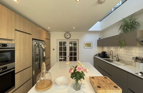 Fulwell and Hampton Hill Casa | Stylish & comfy home near Bushy Park