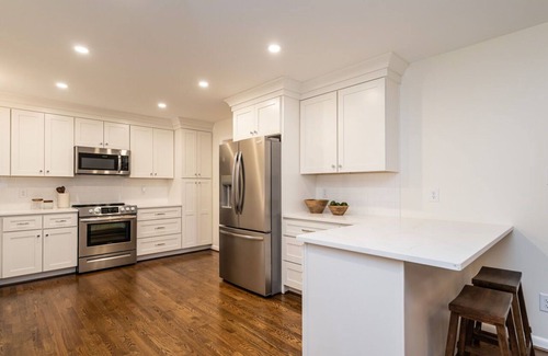 North Hills Casa | Stylish & Comfy North Hills Getaway!