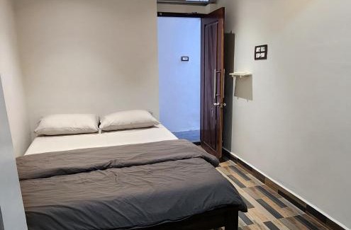 Pallavaram Casa | Stylish comfy Room near Airport