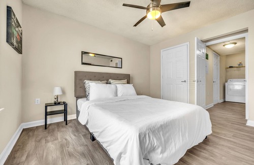 Atlantic Station Area Condominio | Stylish Condo Near Midtown W/Pool Free Parking & Wheelchair Accessible