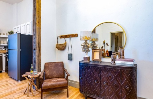 Pagosa Springs Condominio | Stylish condo, perfect for COUPLES, in the HEART of downtown PAGOSA SPRINGS.
