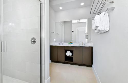 Reunion Apartamento | Stylish Condo With Foosball Table Near Disney With Resort & Waterpark Access - B4-216