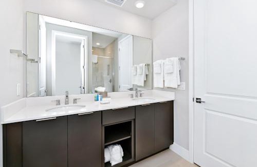 Reunion Apartamento | Stylish Condo With Foosball Table Near Disney With Resort & Waterpark Access - B4-216