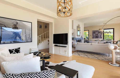 Azzano Villa | Stylish contemporary villa with pool and views over Lake Como! - Villa Nadea