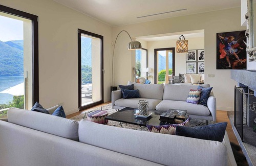 Azzano Villa | Stylish contemporary villa with pool and views over Lake Como! - Villa Nadea
