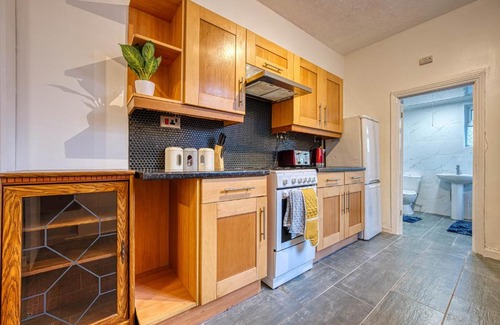 Coventry Casa | Stylish & Cosy in Coventry Garden Parking